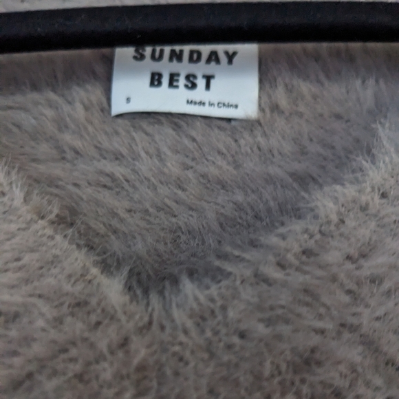 Fuzzy knit crop - aritzia - Sunday best - Picture 2 of 3